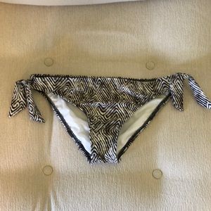 Gianni Bini Bikini Bottom  EUC  Size Small